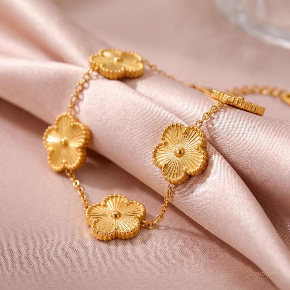 Gold Flower Station Bracelet for Women — Lucky Clover Style 4