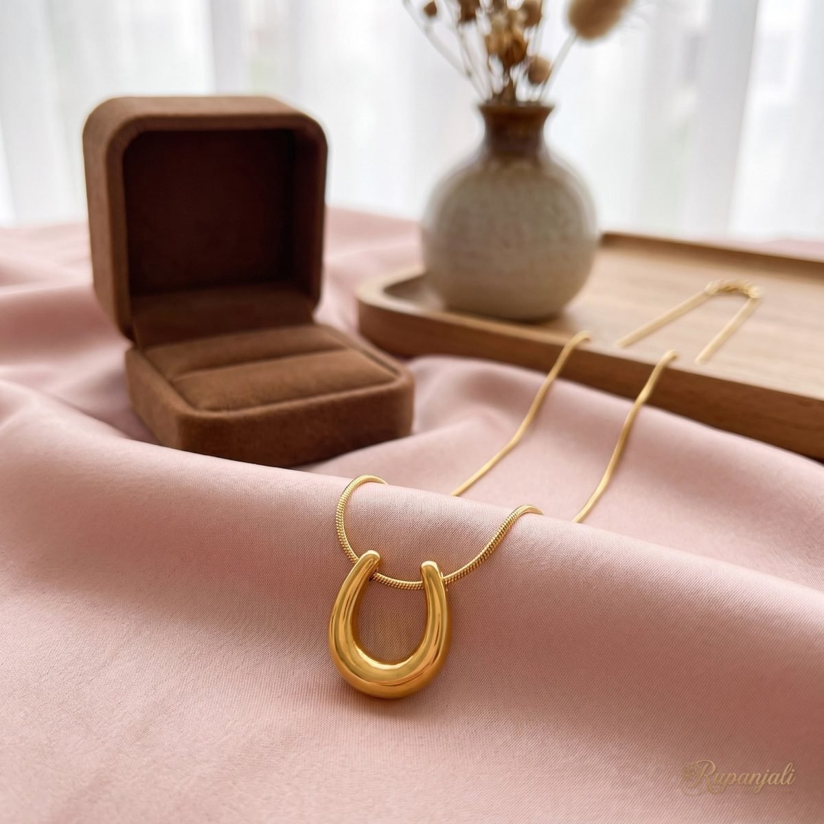 Lucky Horseshoe Necklace — U Pendant 2
