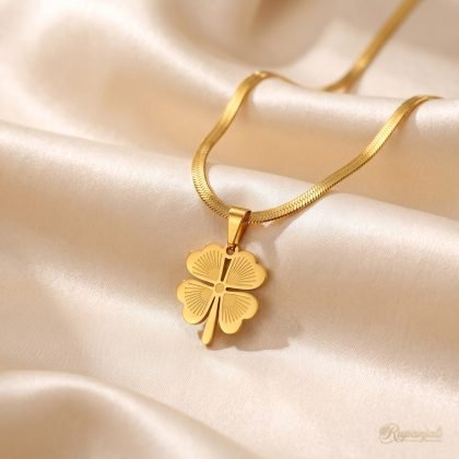 Lucky Four Leaf Clover Necklace — Herringbone Snake Chain
