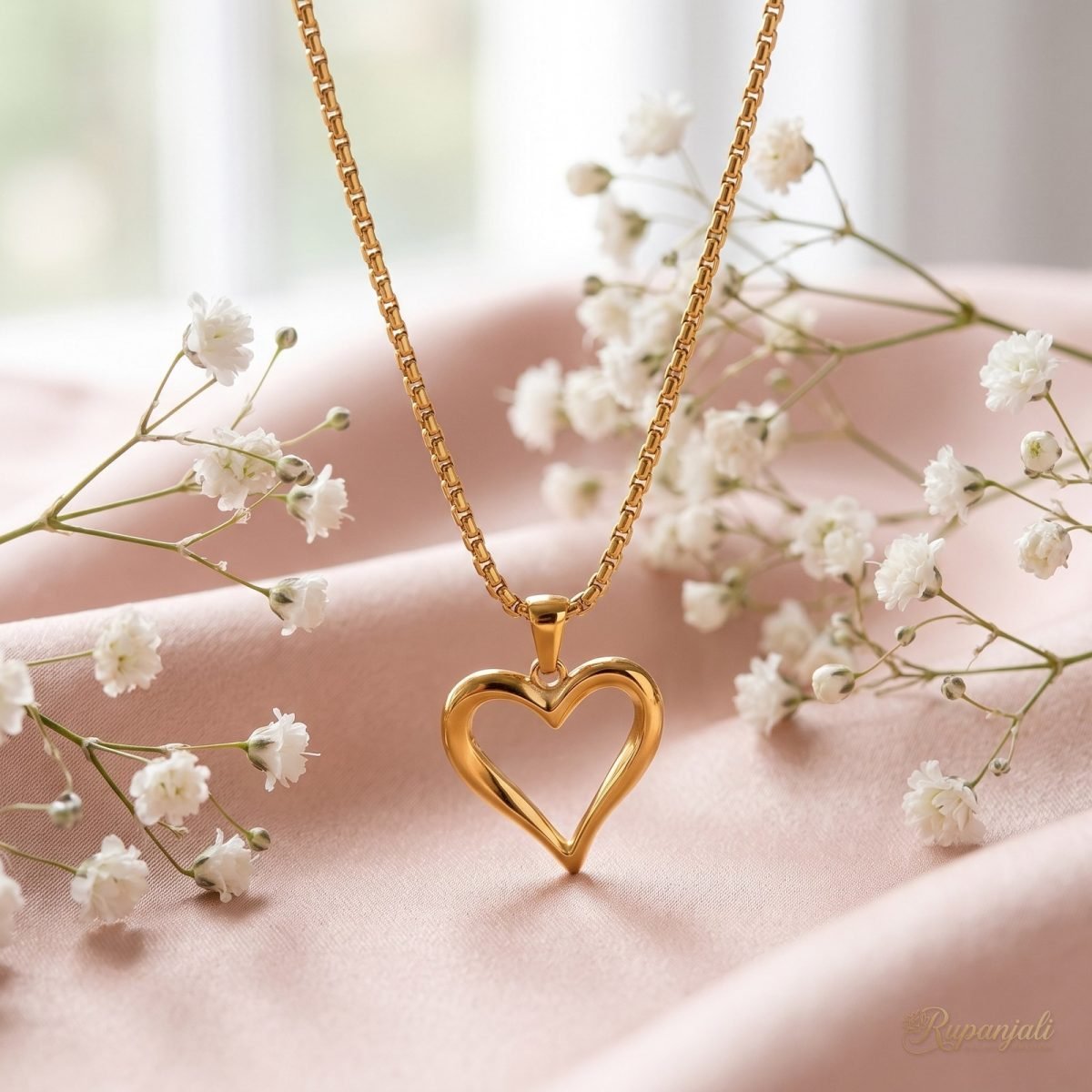 Gold Open Heart Pendant Necklace — Hollow Outline Choker 3