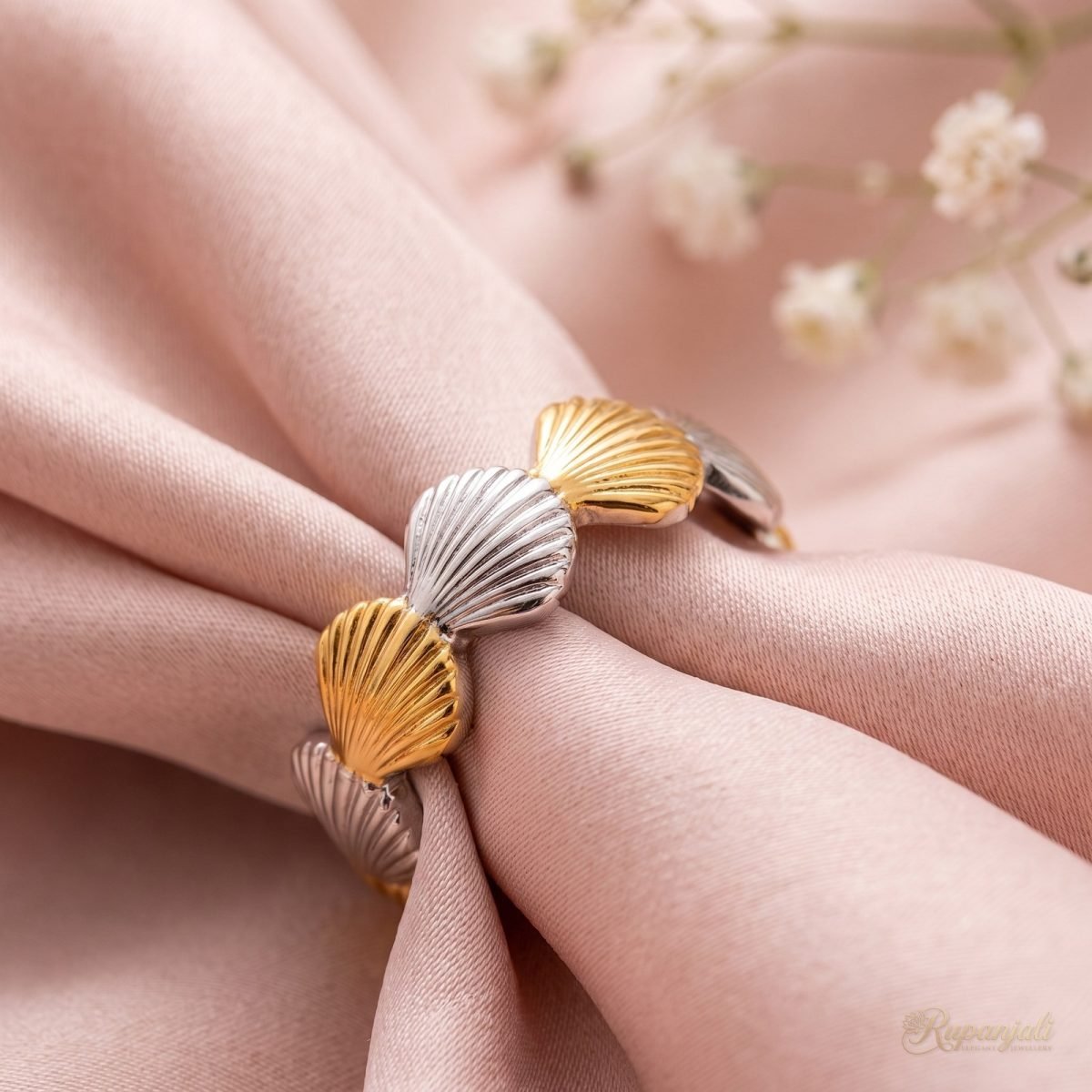 Two-Tone Shell Open Ring — Gold & Silver Scallop Band 4