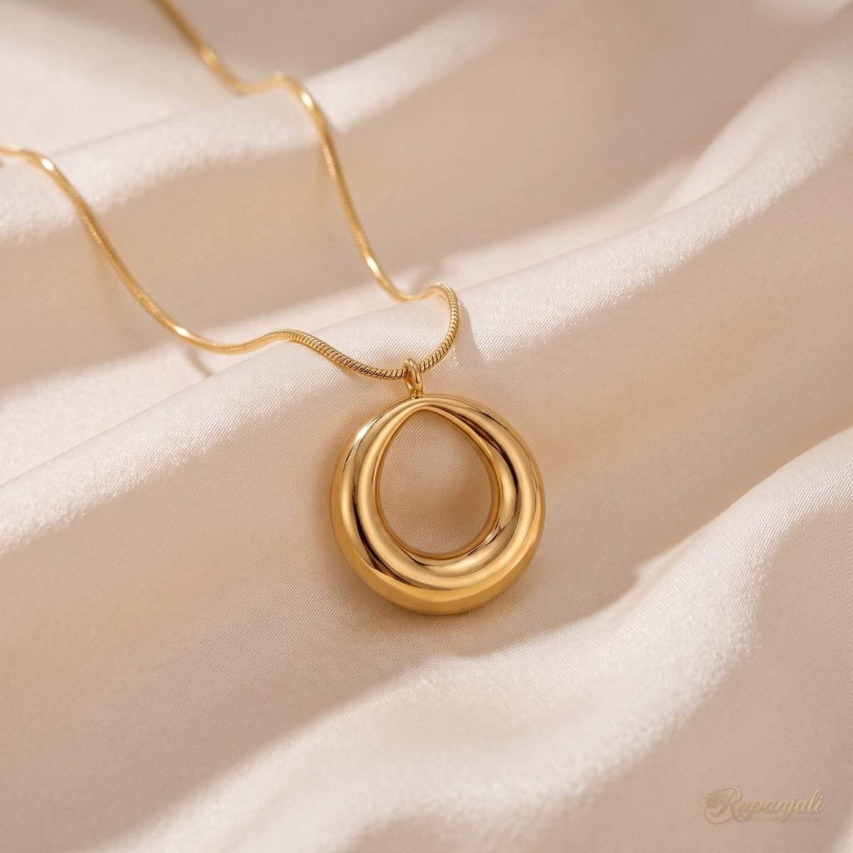 Irregular Circle Necklace — Sculpted Halo 1