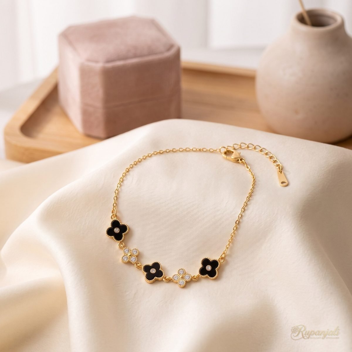 Clover Flower Bracelet — Black & Zircon 2
