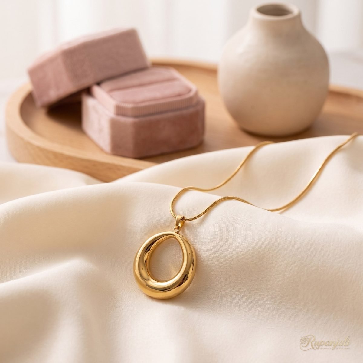 Irregular Circle Necklace — Sculpted Halo 2