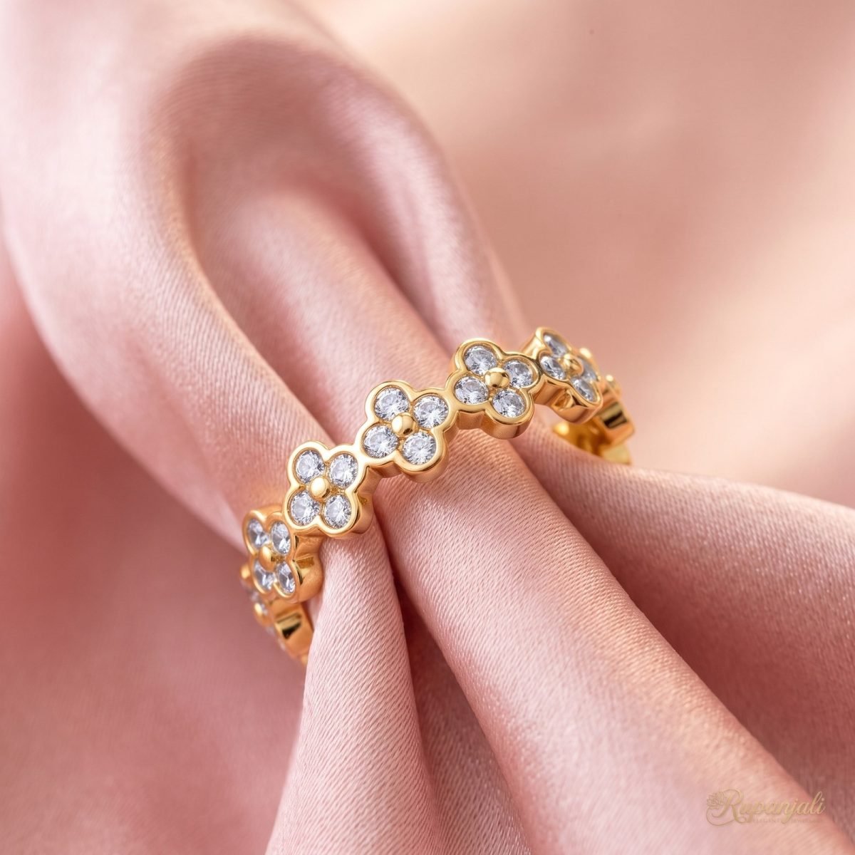 Daisy Eternity Band Ring — Four Petal Blossoms 4