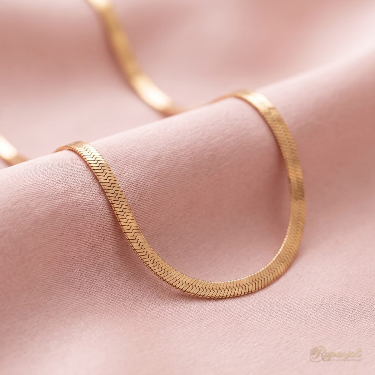 Blade Chain Necklace — Liquid Gold Ribbon 4
