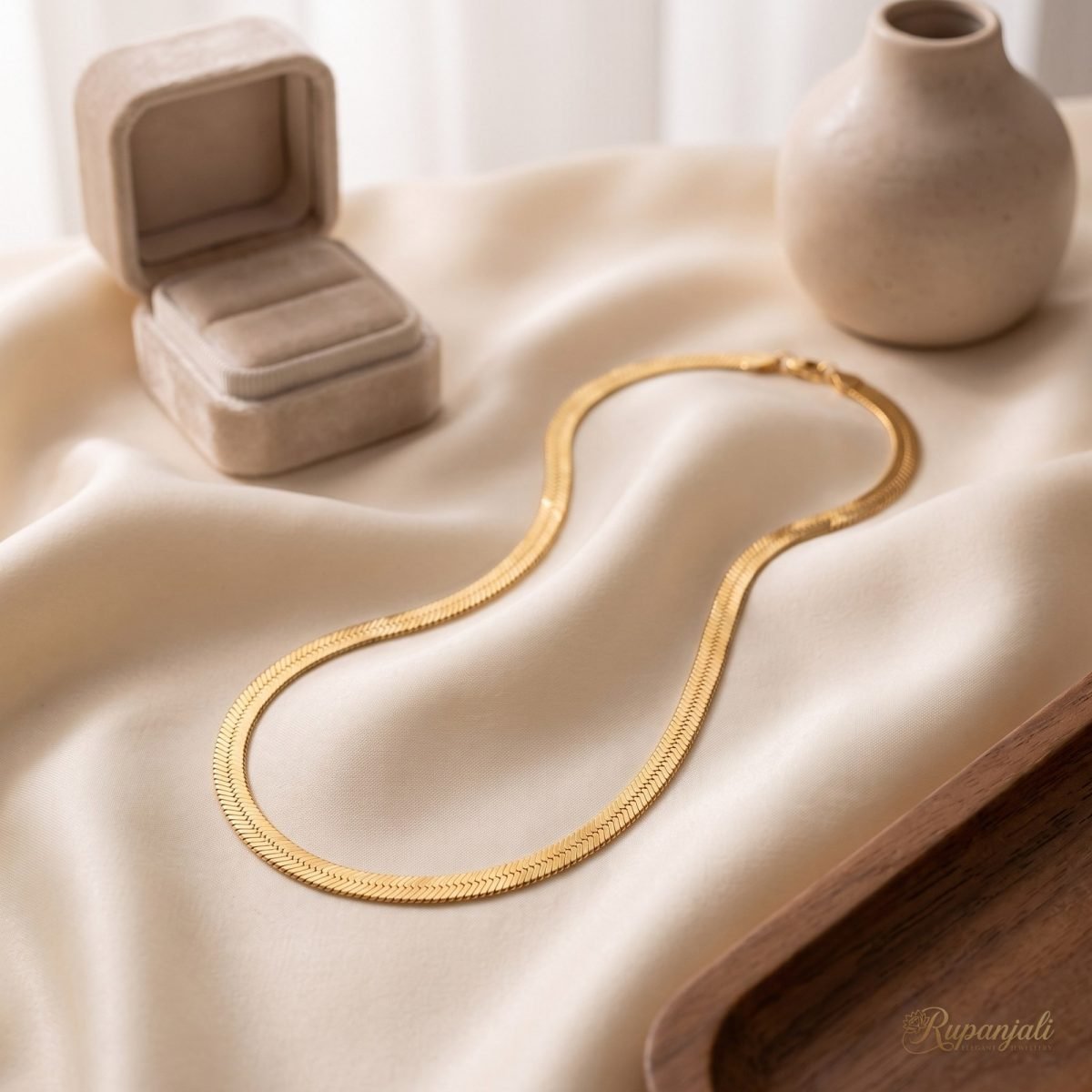 Blade Chain Necklace — Liquid Gold Ribbon 2